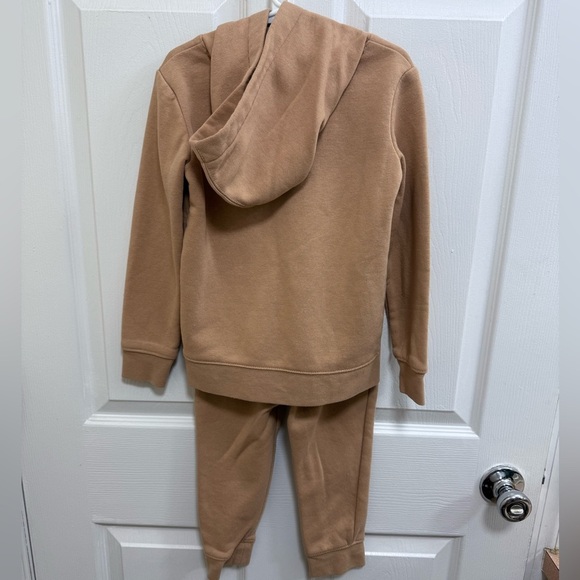 Air Jordan Tan Sweatsuit, Size 4 - Picture 5 of 5